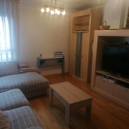 Apartamento Praga Vitoria-Gasteiz Bagian luar foto