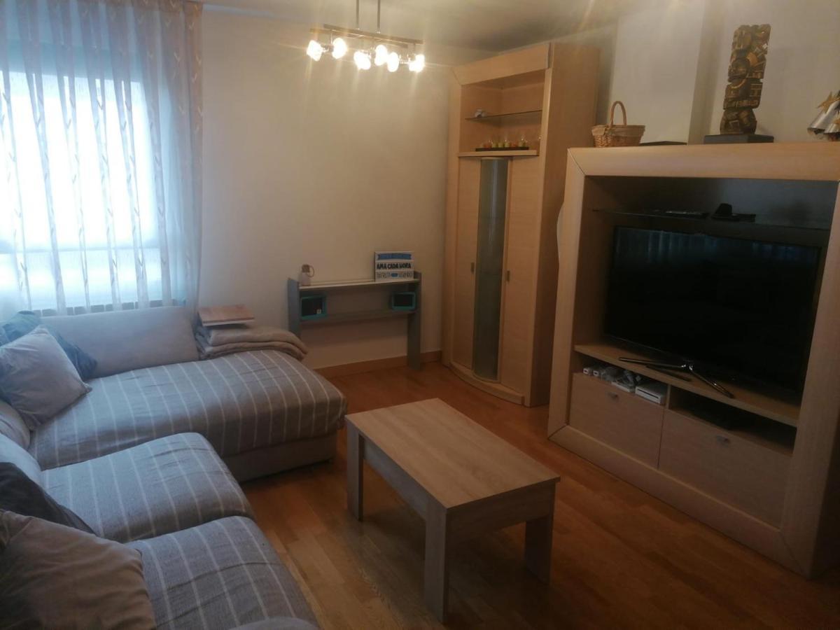 Apartamento Praga Vitoria-Gasteiz Bagian luar foto