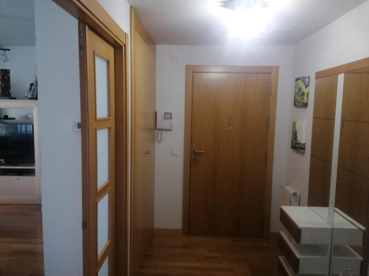 Apartamento Praga Vitoria-Gasteiz Bagian luar foto