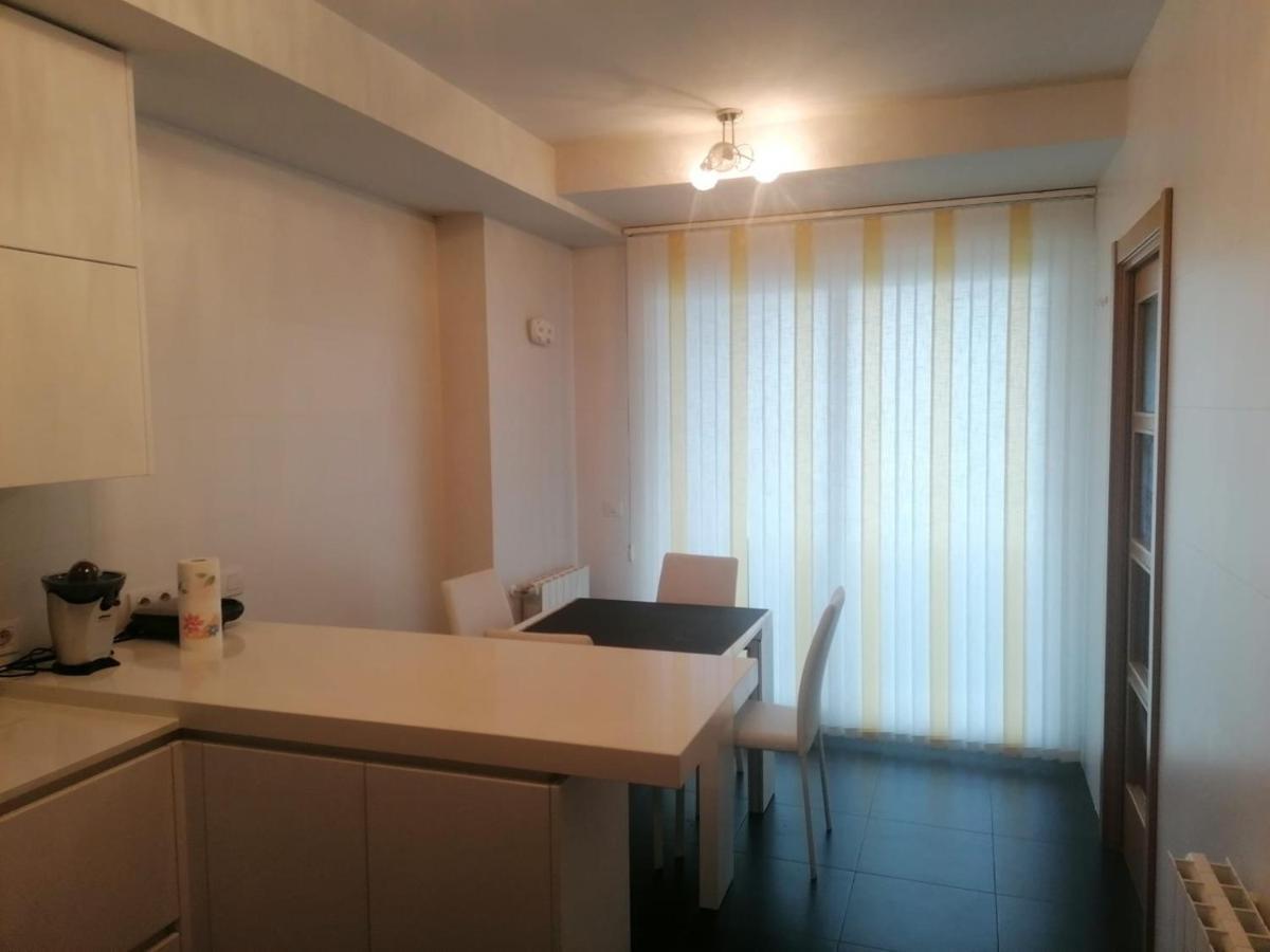 Apartamento Praga Vitoria-Gasteiz Bagian luar foto