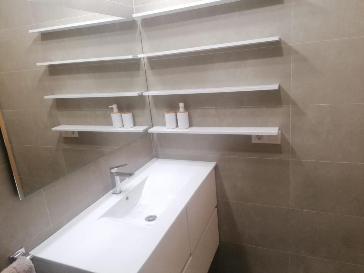 Apartamento Praga Vitoria-Gasteiz Bagian luar foto
